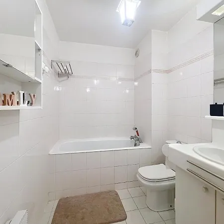 Port - Swimming Pool - For 4 People Fréjus